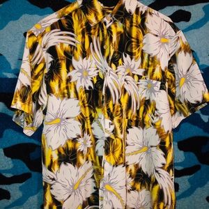 Hawaiian\floral dad shirt